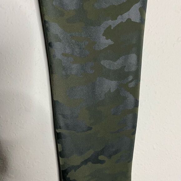 Spanx Green Camo High Waist Leggings Size S - Picture 10 of 15
